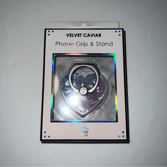 Velvet Caviar Heart Phone Grip and Stand - Picture 2 of 4